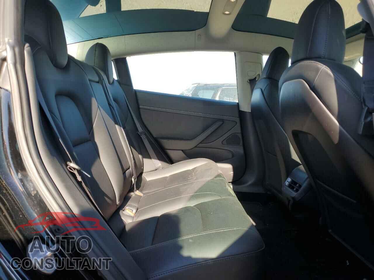 TESLA MODEL 3 2019 - 5YJ3E1EB4KF384500