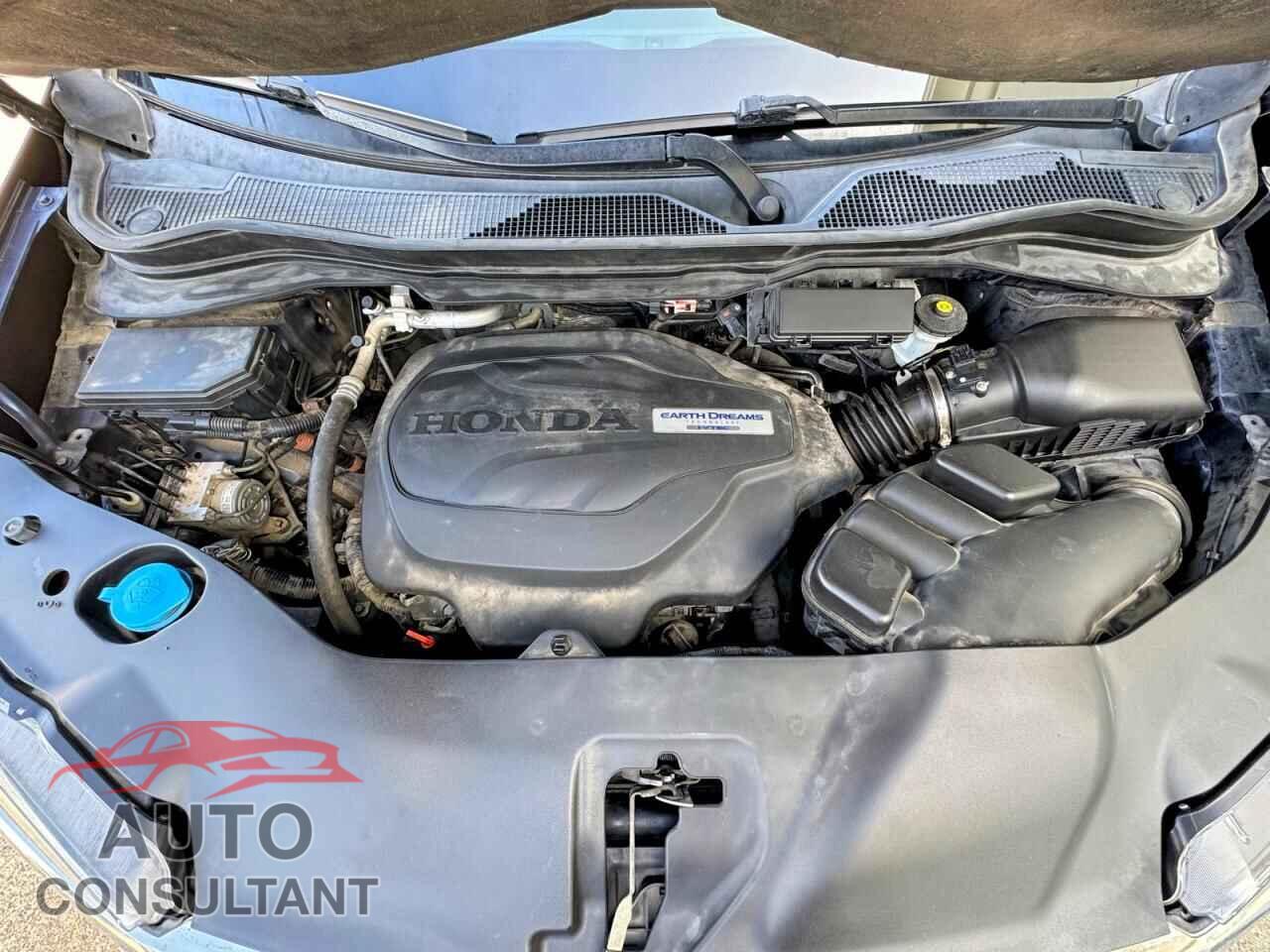 HONDA PILOT 2017 - 5FNYF6H0XHB051012