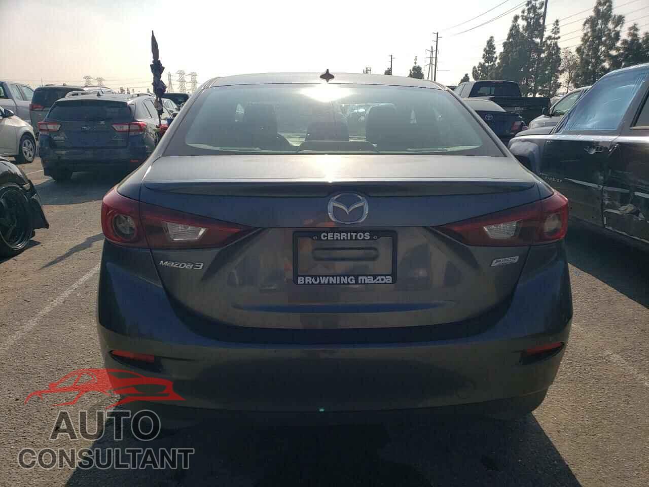 MAZDA 3 2018 - 3MZBN1W34JM159133