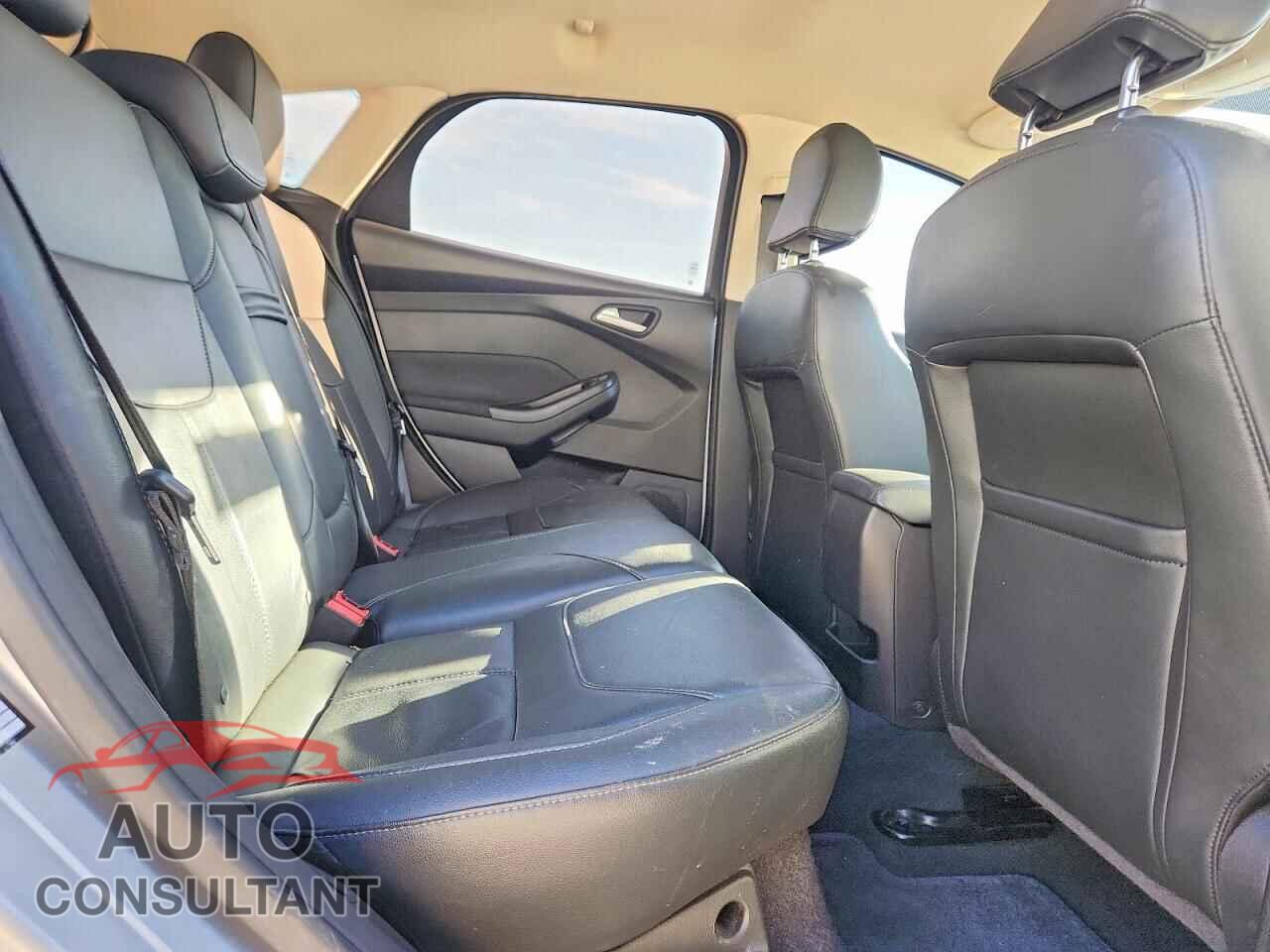 FORD FOCUS 2016 - 1FADP3K29GL325953