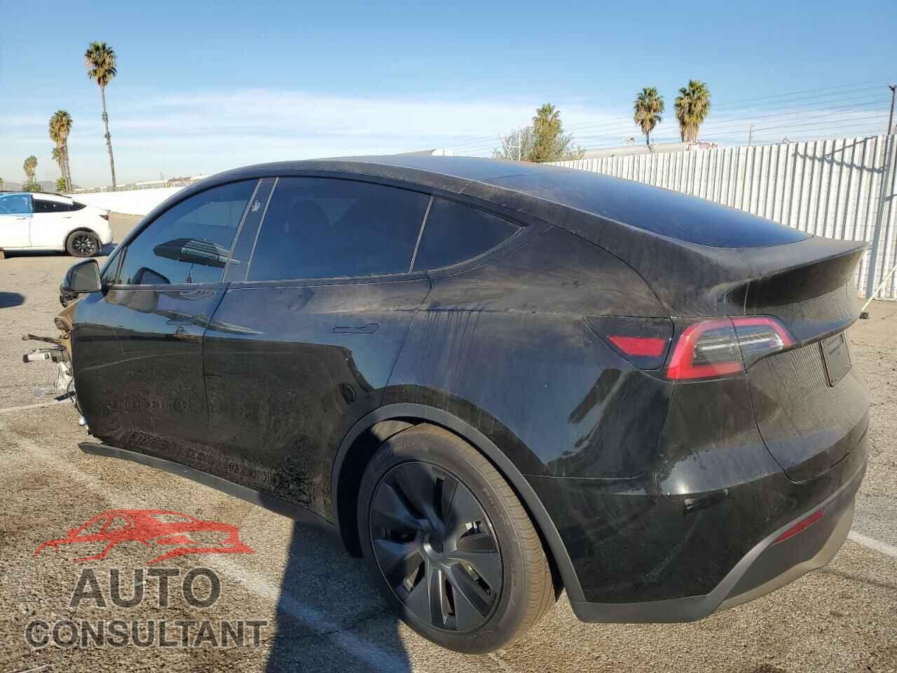 TESLA MODEL Y 2024 - 7SAYGDED8RF120213