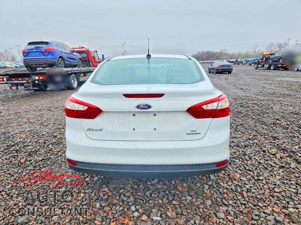 FORD FOCUS 2014 - 1FADP3F25EL388183