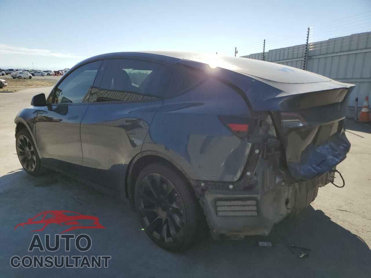 TESLA MODEL Y 2021 - 5YJYGDED8MF112876