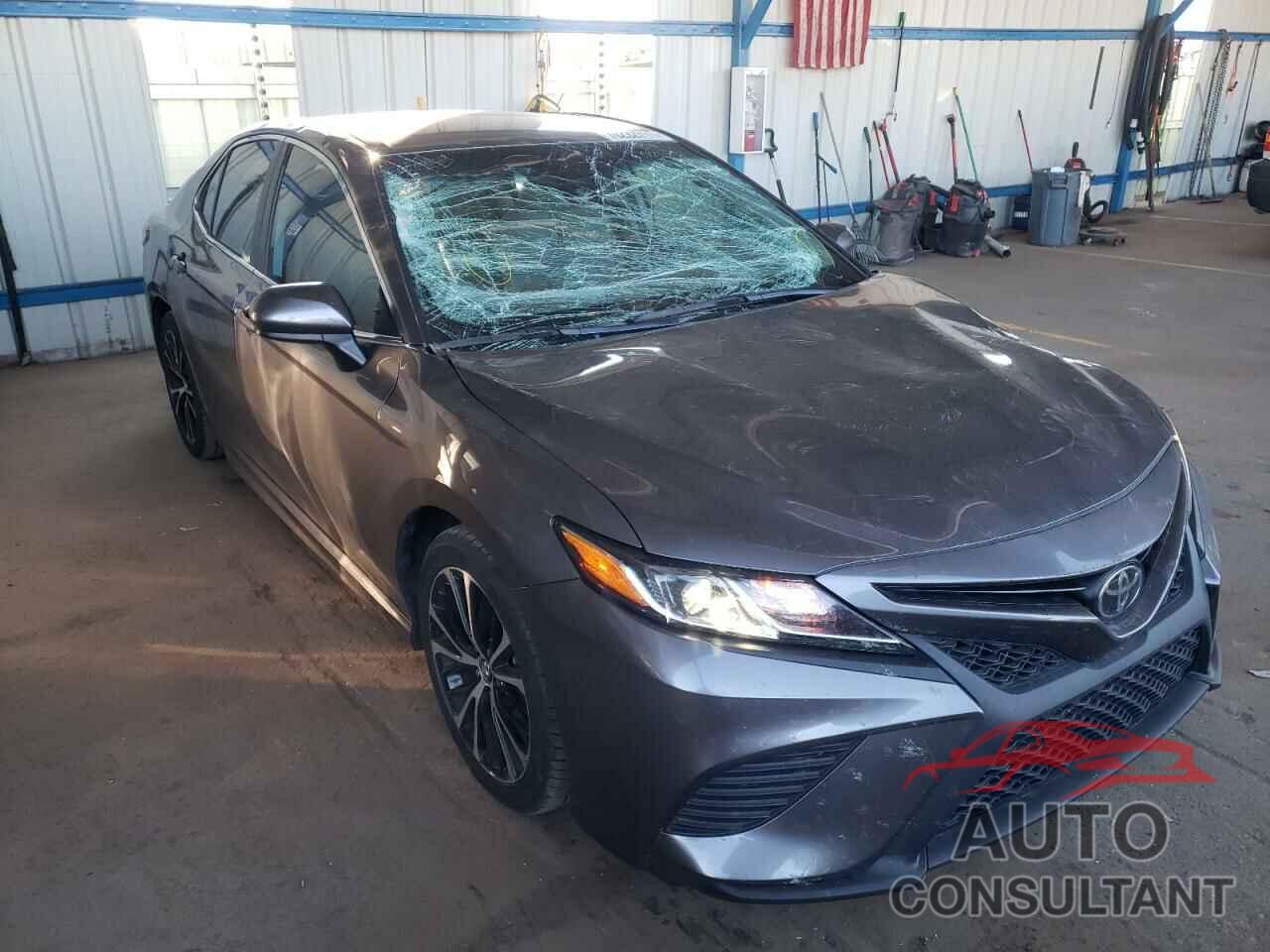 TOYOTA CAMRY 2018 - 4T1B11HKXJU656021