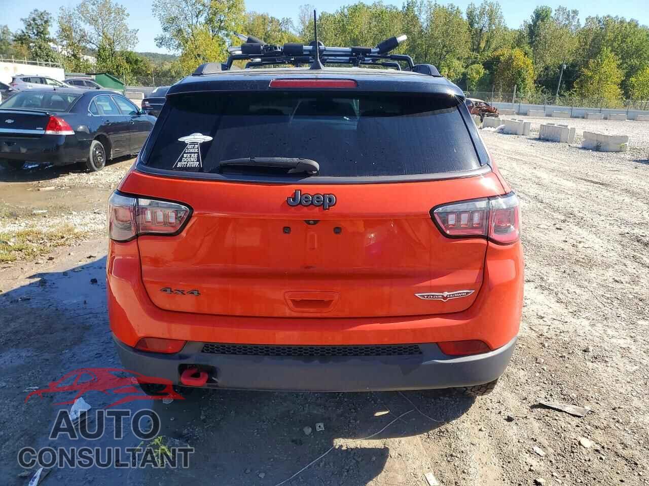 JEEP COMPASS 2018 - 3C4NJDDB7JT198697