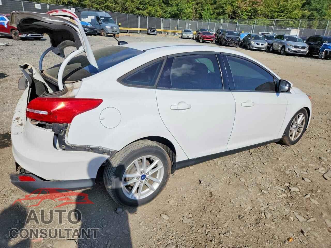 FORD FOCUS 2015 - 1FADP3F24FL328901