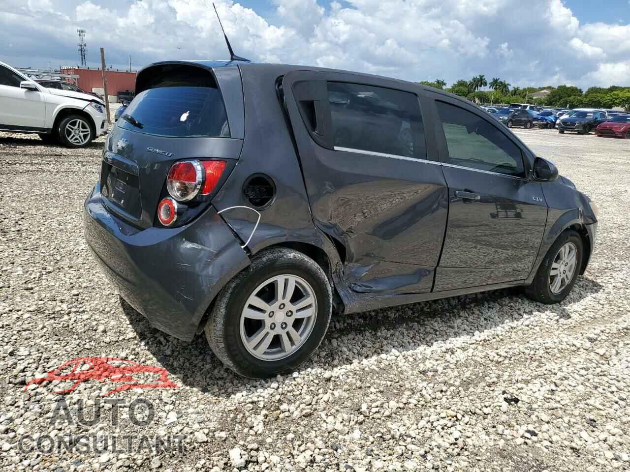 CHEVROLET SONIC 2012 - 1G1JC6SH6C4226177