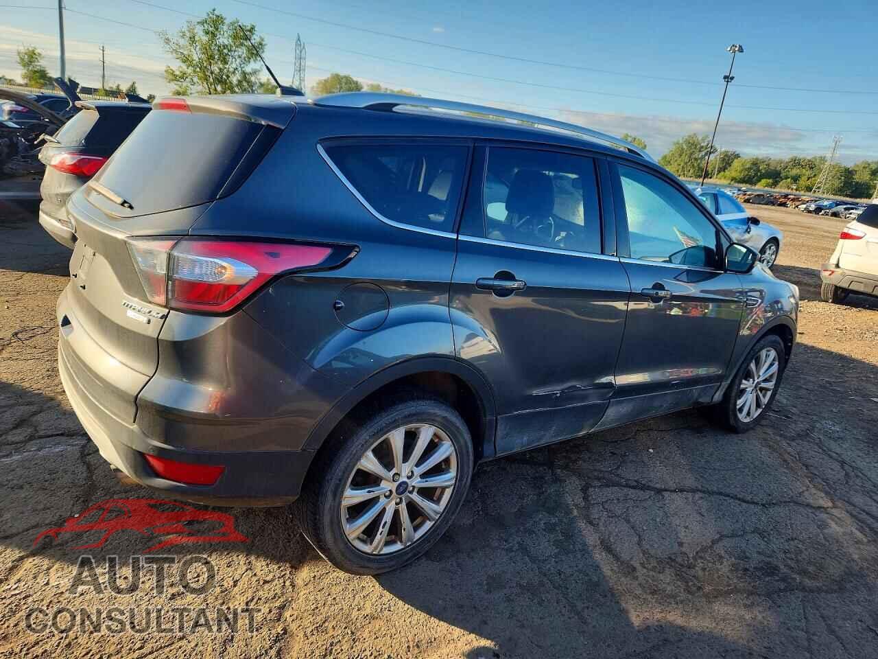 FORD ESCAPE 2017 - 1FMCU0JD5HUD38237