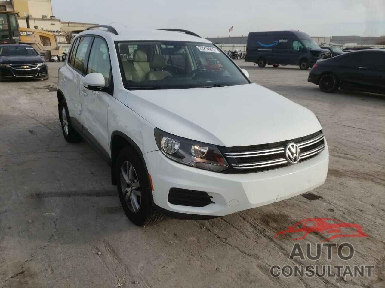 VOLKSWAGEN TIGUAN 2016 - WVGBV7AX0GW613141