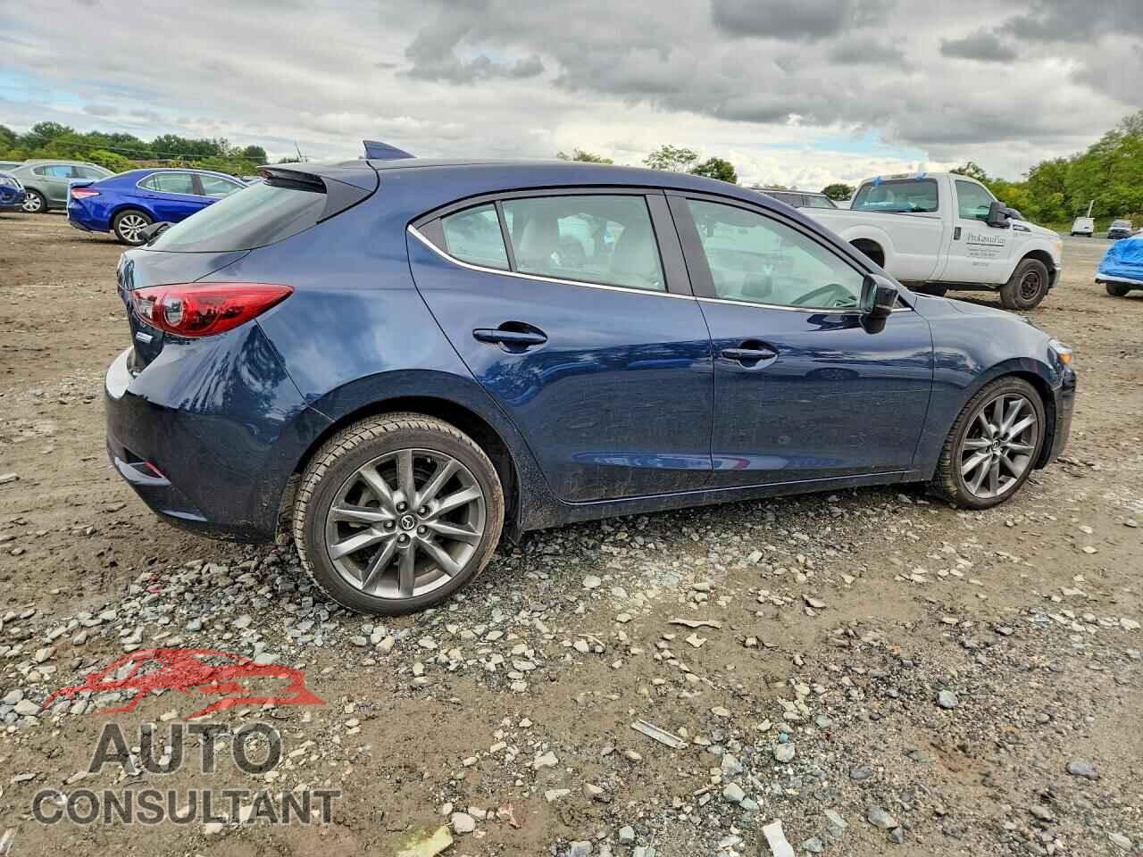 MAZDA 3 2018 - 3MZBN1M39JM202187