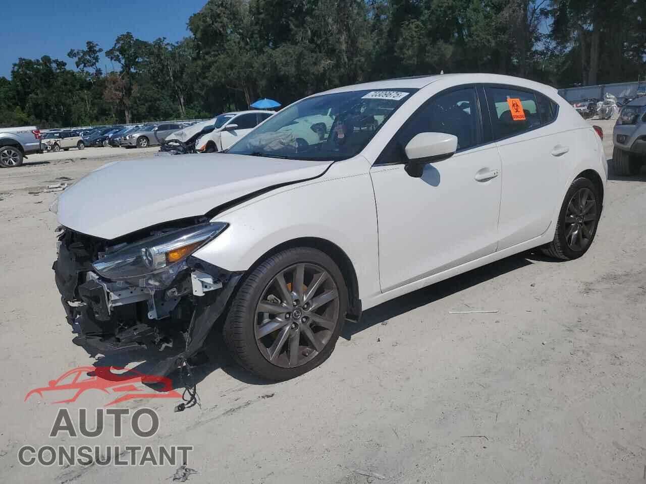MAZDA 3 2018 - 3MZBN1M31JM268636