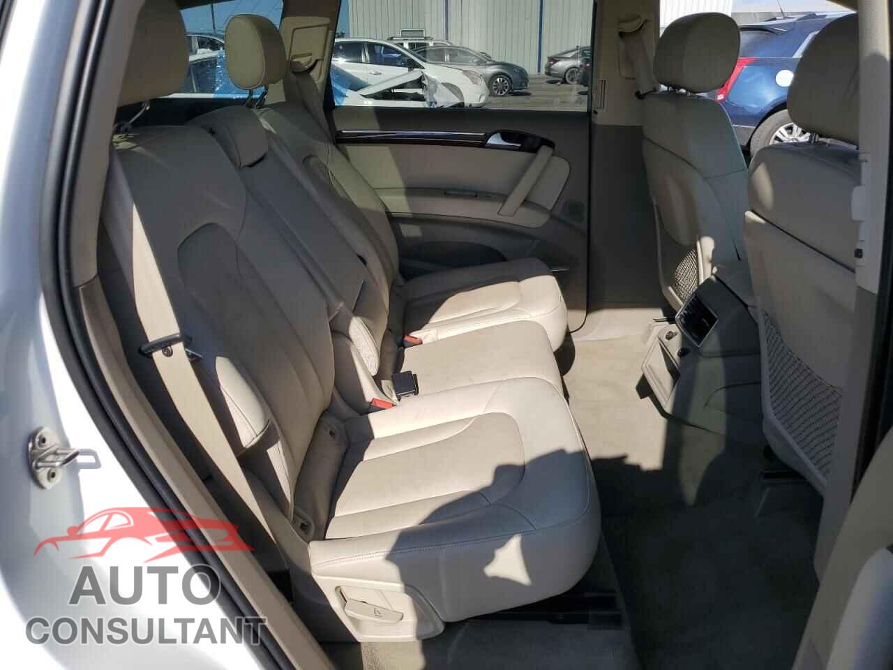 AUDI Q7 2011 - WA1LMAFE2BD007774