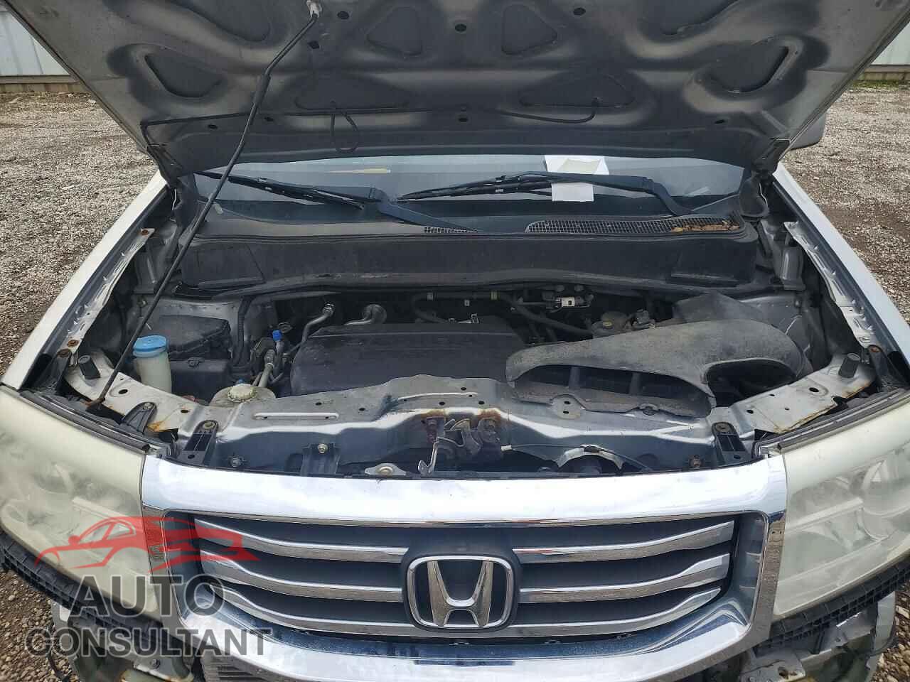 HONDA PILOT 2015 - 5FNYF4H56FB021616