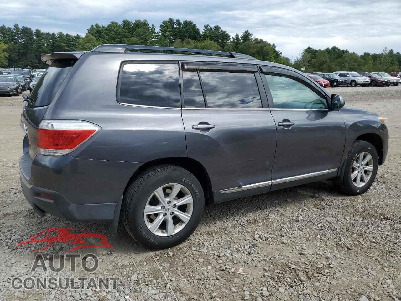 TOYOTA HIGHLANDER 2012 - 5TDBK3EH5CS105699