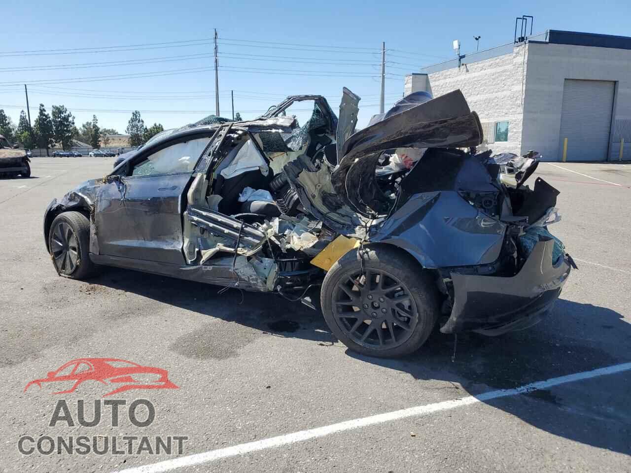 TESLA MODEL 3 2025 - 5YJ3E1EAXSF966477