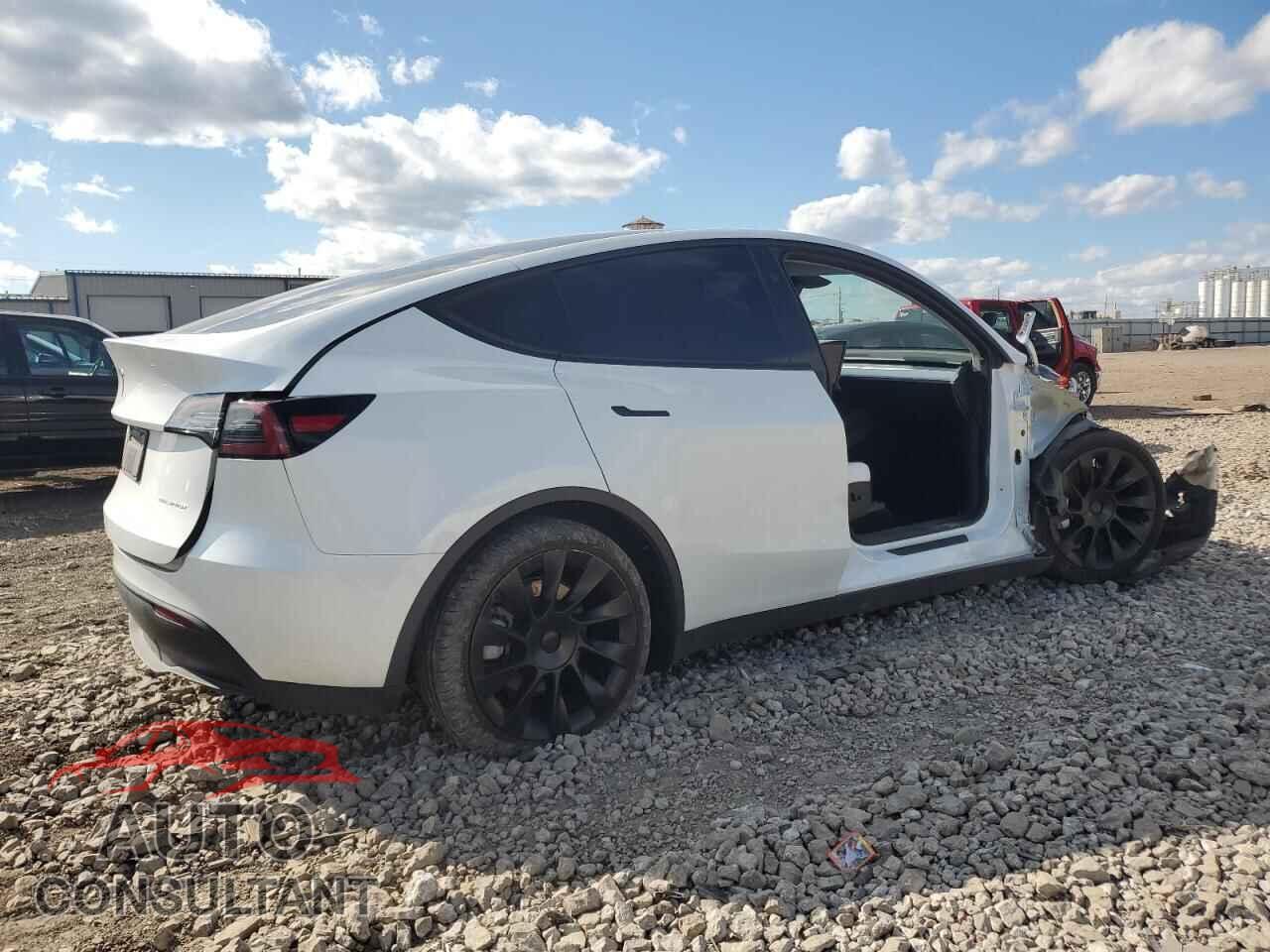 TESLA MODEL Y 2023 - 7SAYGDEE5PF826495