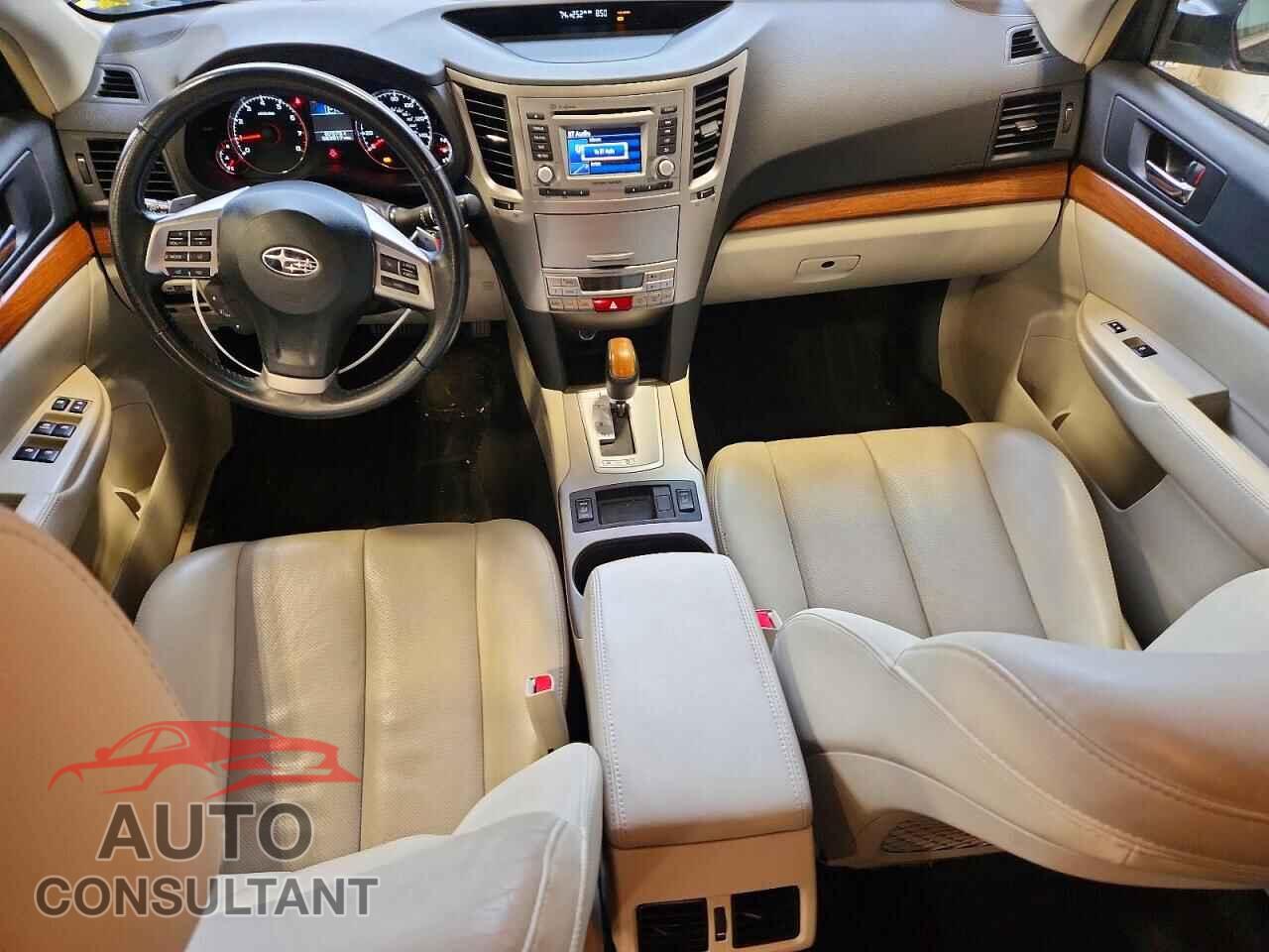 SUBARU OUTBACK 2013 - 4S4BRBJC9D3257838