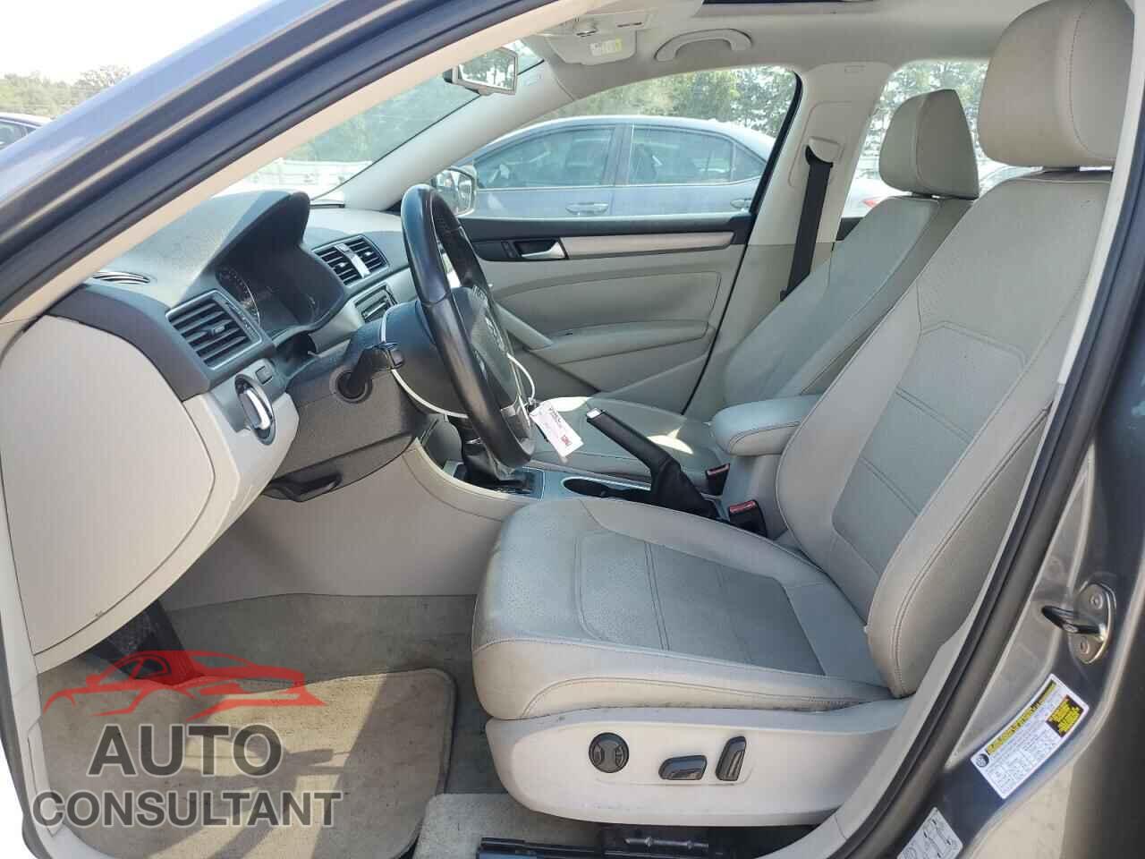 VOLKSWAGEN PASSAT 2014 - 1VWBS7A30EC051697