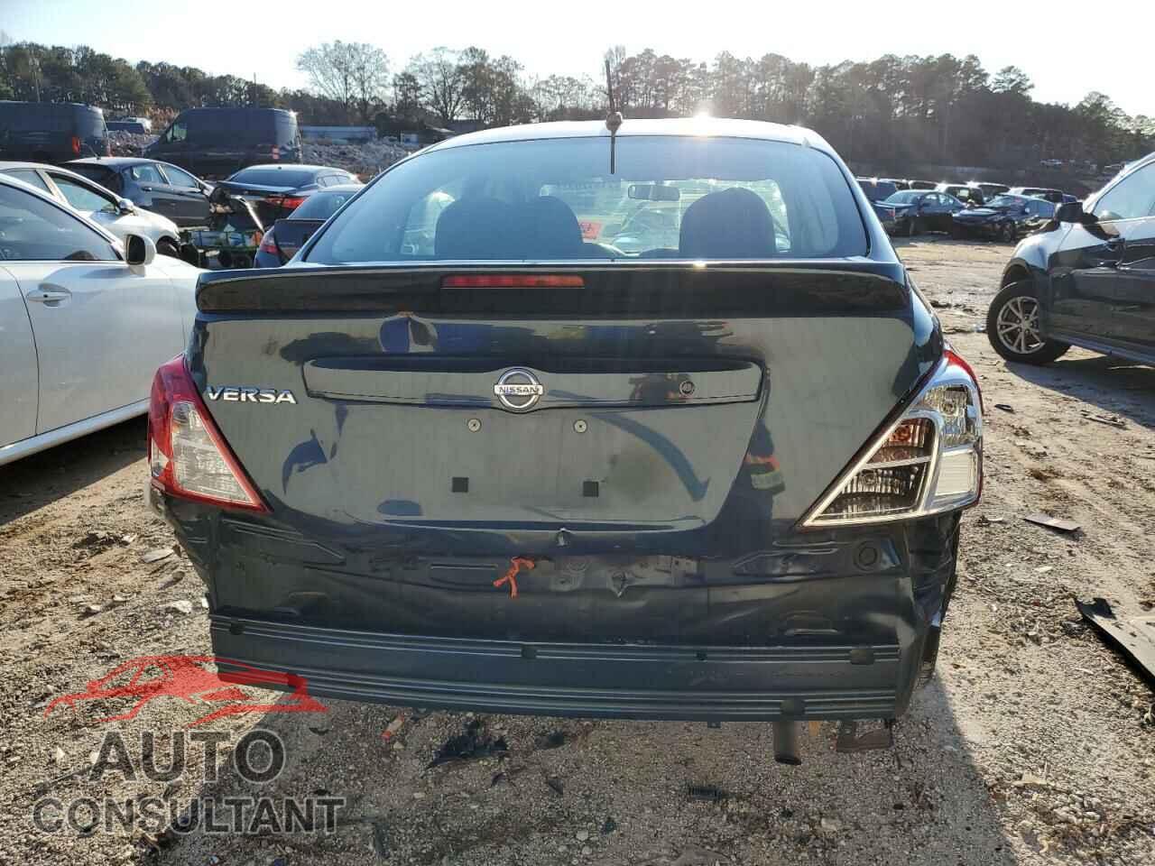 NISSAN VERSA 2017 - 3N1CN7AP0HL876345