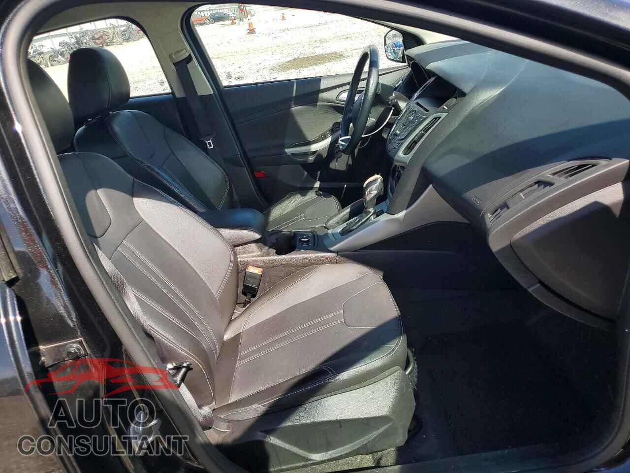 FORD FOCUS 2014 - 1FADP3K2XEL347876