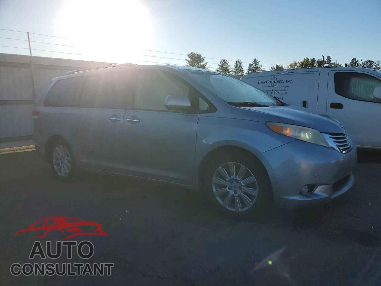 TOYOTA SIENNA 2012 - 5TDYK3DC5CS200263