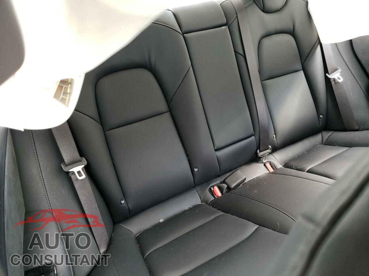 TESLA MODEL 3 2018 - 5YJ3E1EAXJF041177