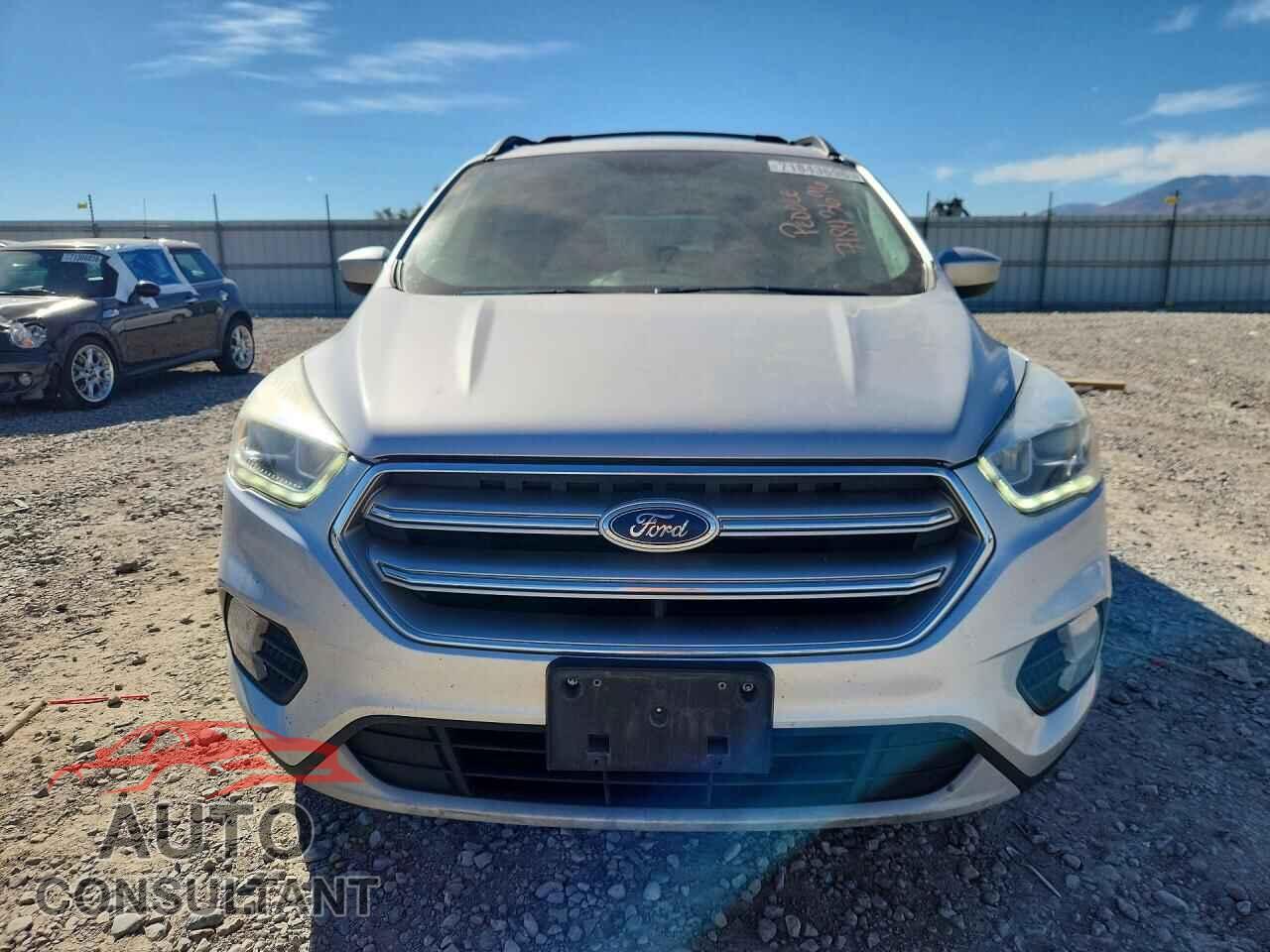FORD ESCAPE 2017 - 1FMCU9GD3HUB45547