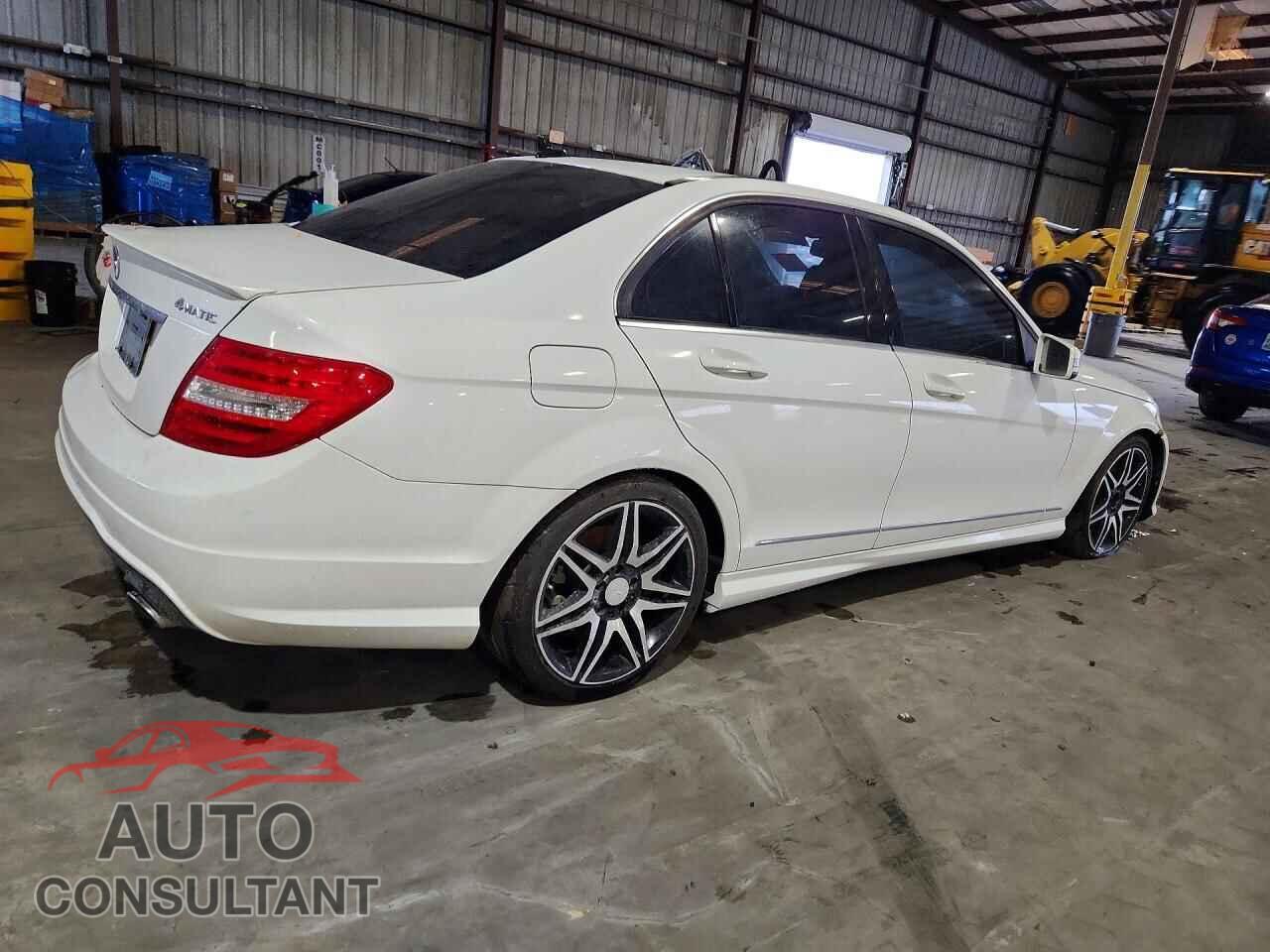 MERCEDES-BENZ C-CLASS 2013 - WDDGF8AB0DA759216