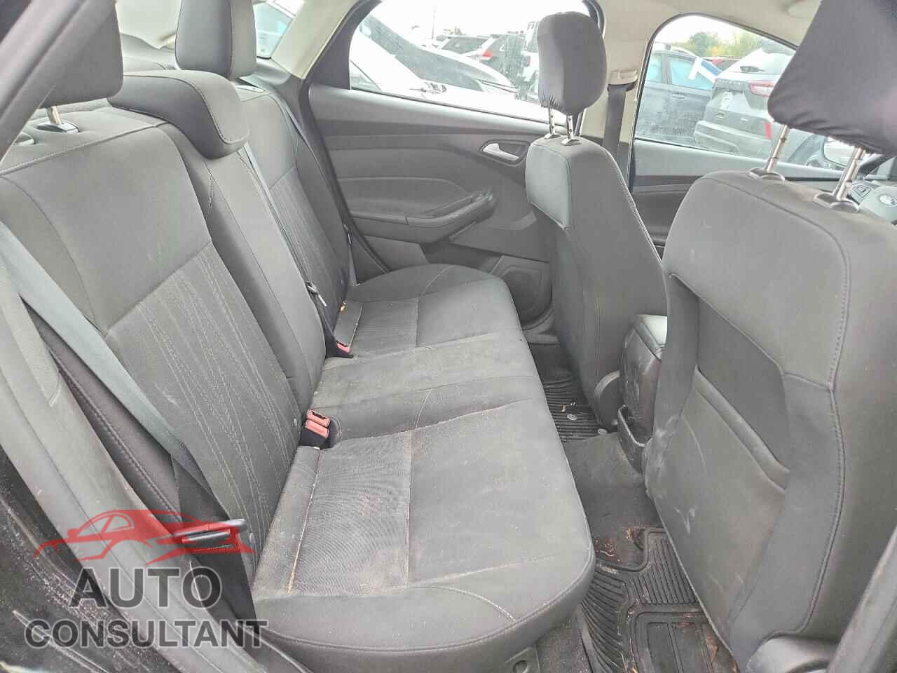 FORD FOCUS 2018 - 1FADP3F21JL249128