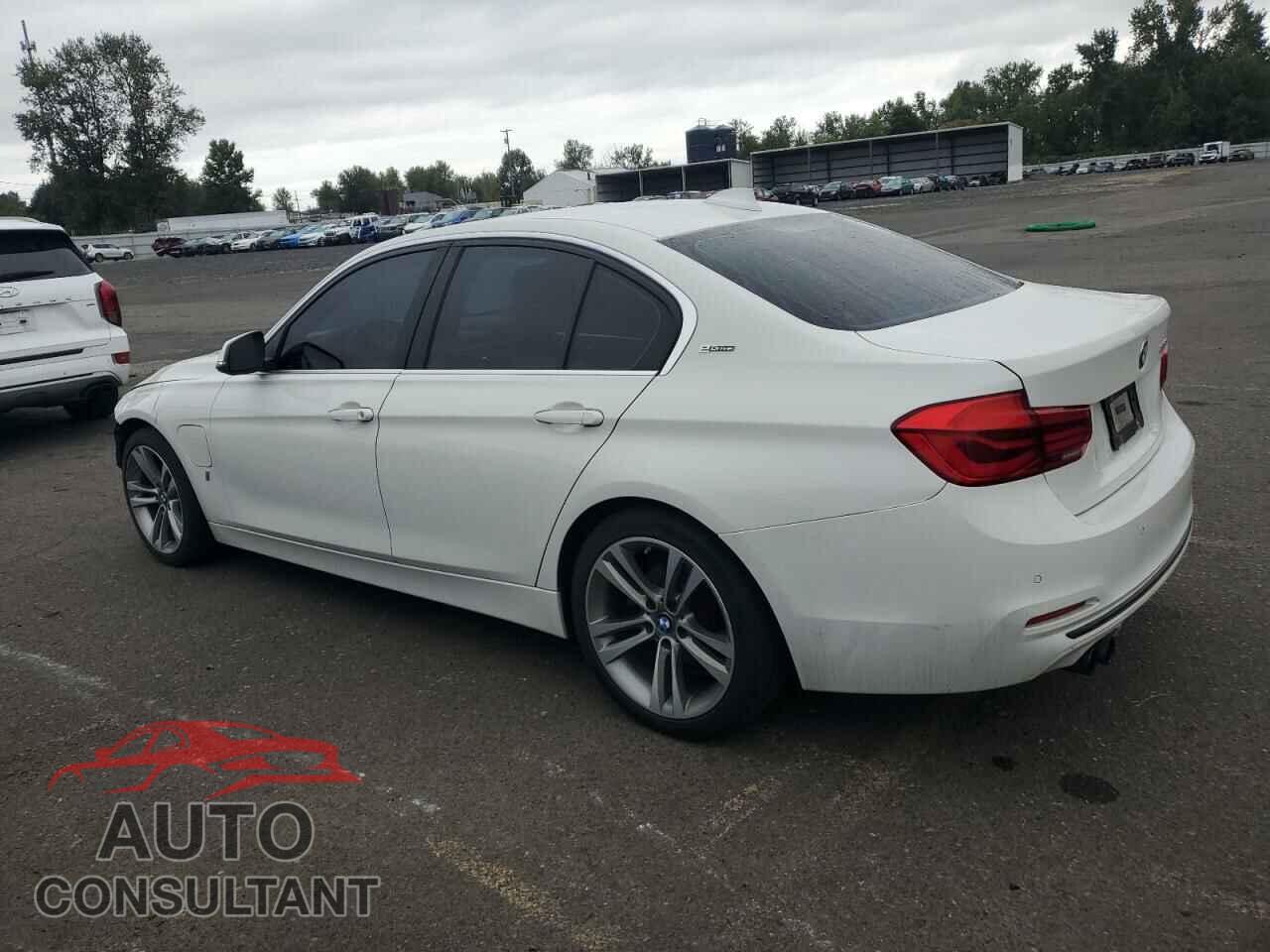BMW 3 SERIES 2017 - WBA8E1C39HA158694