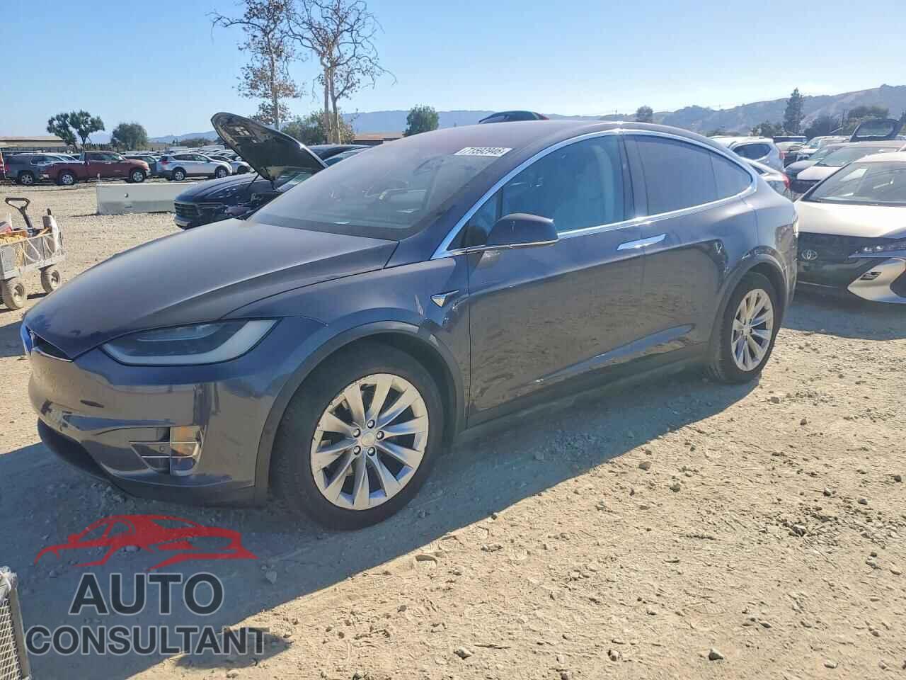 TESLA MODEL X 2018 - 5YJXCAE21JF093846