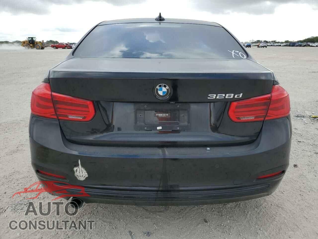 BMW 3 SERIES 2018 - WBA8E5C59JA507626