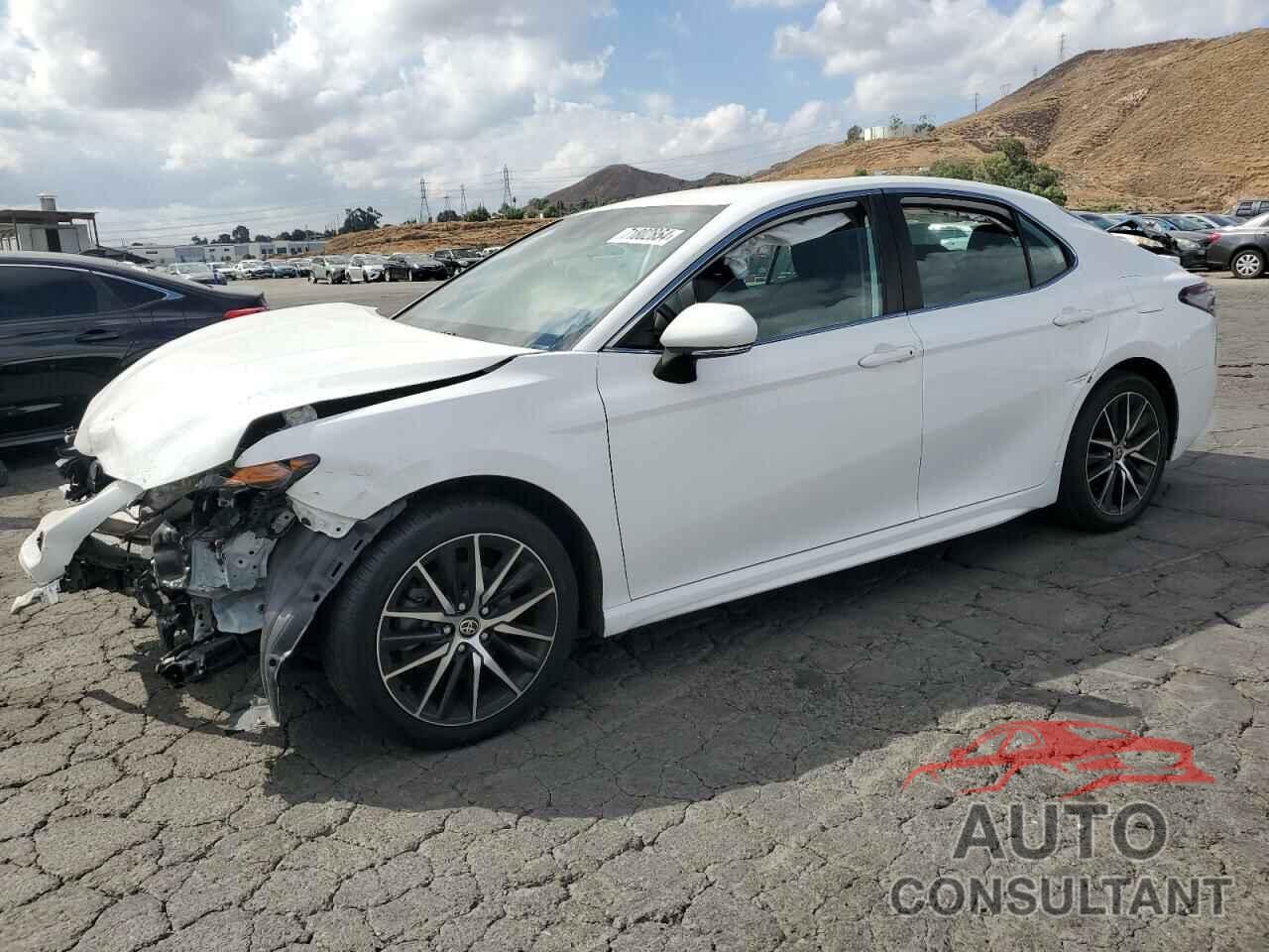 TOYOTA CAMRY 2022 - 4T1G11AK6NU618114