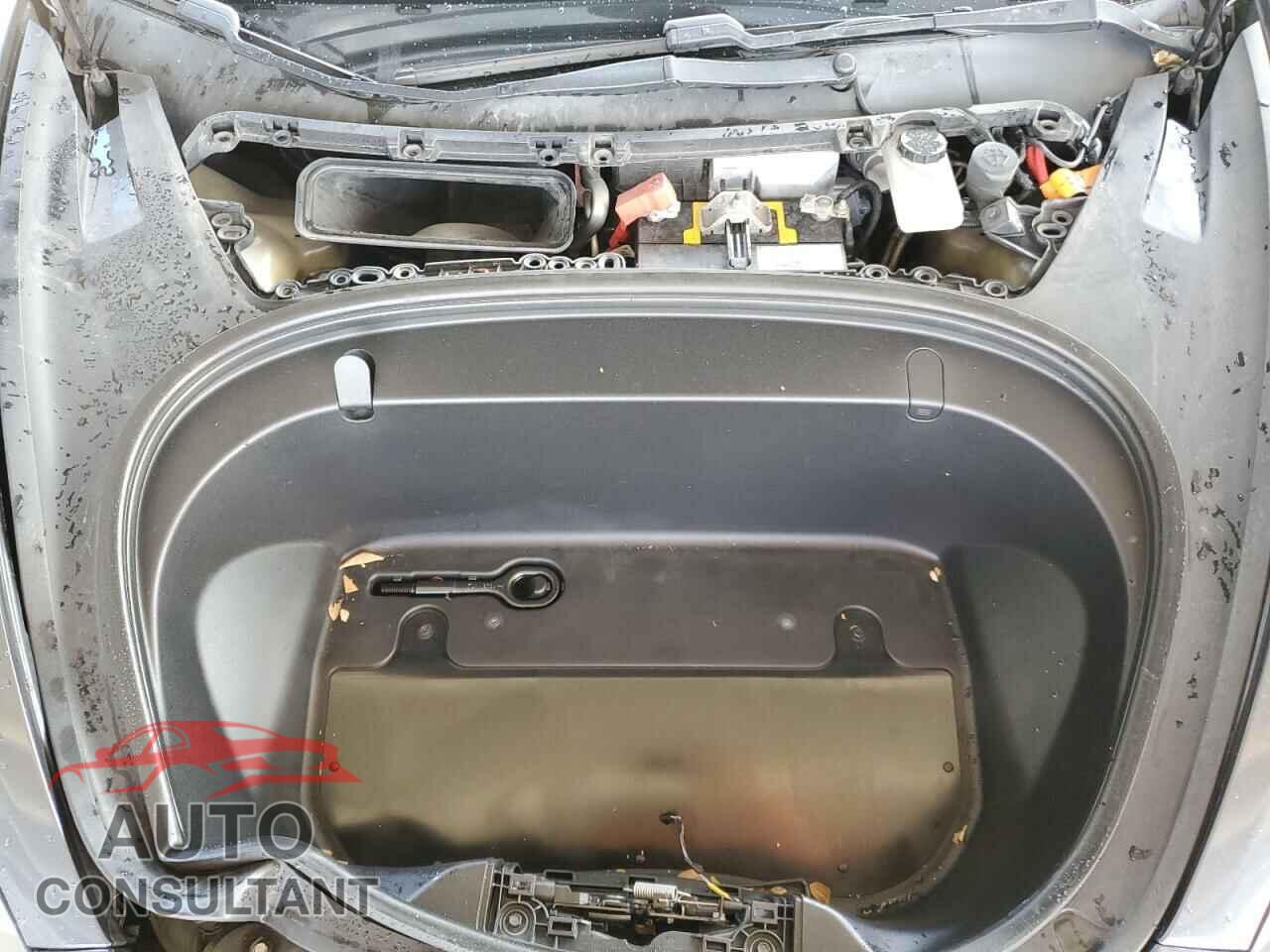 TESLA MODEL 3 2019 - 5YJ3E1EB3KF195045