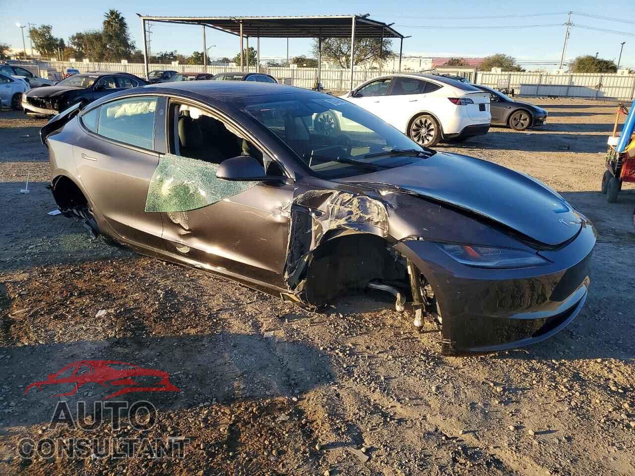 TESLA MODEL 3 2024 - 5YJ3E1EA1RF748597