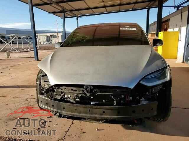 TESLA MODEL X 2016 - 5YJXCBE22GF022704