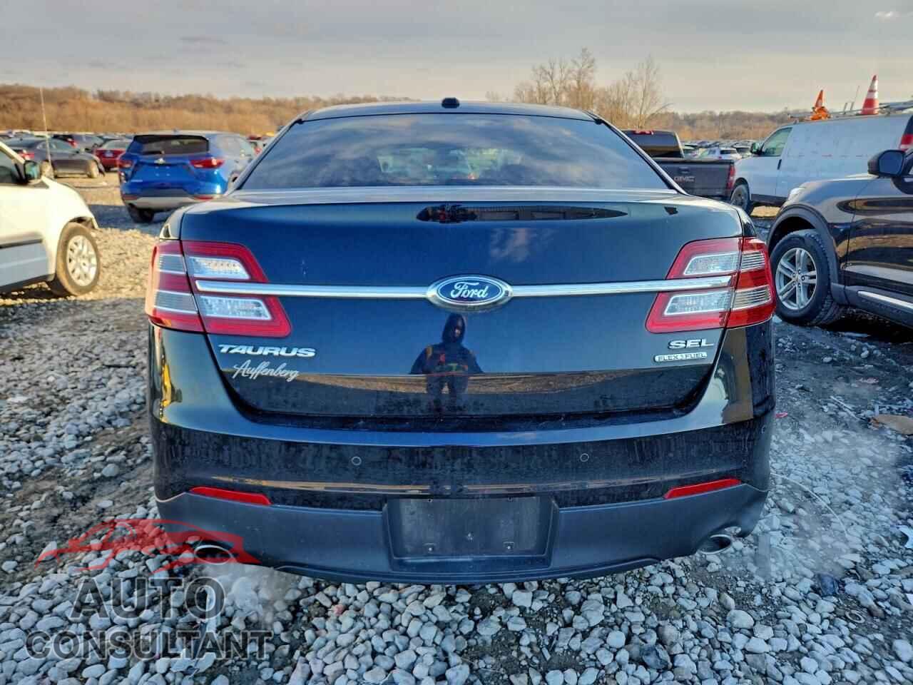 FORD TAURUS 2016 - 1FAHP2E88GG139177