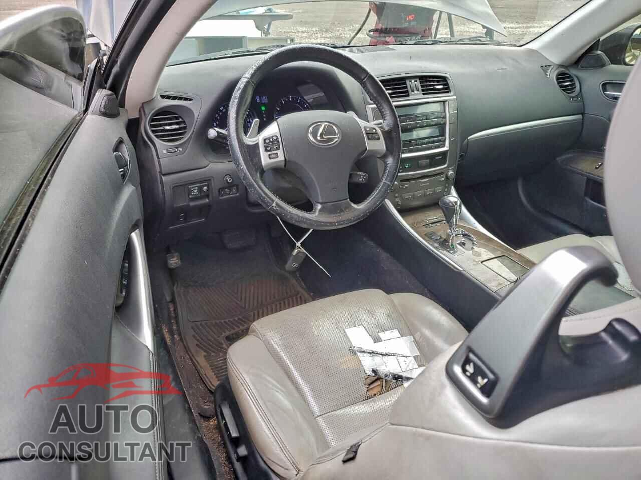 LEXUS IS 2011 - JTHFF2C29B2519782