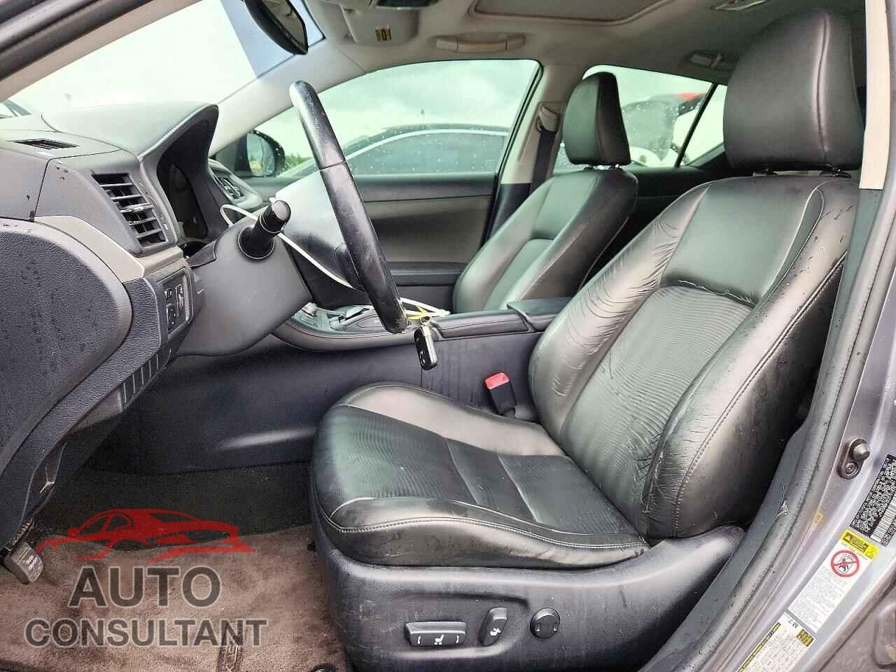 LEXUS CT 200 2013 - JTHKD5BH3D2151839