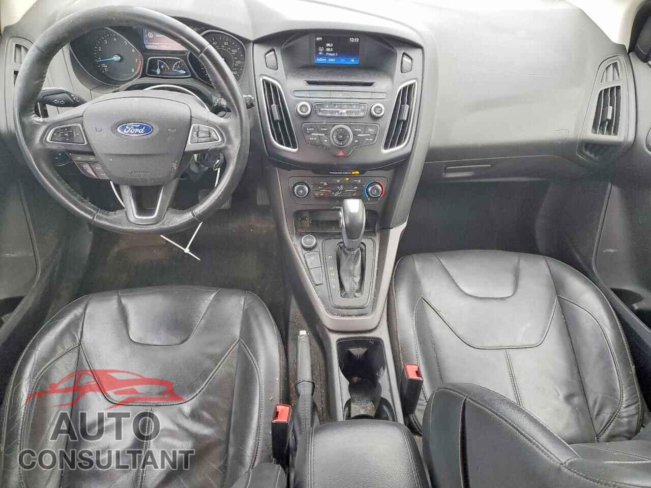 FORD FOCUS 2015 - 1FADP3K29FL237631
