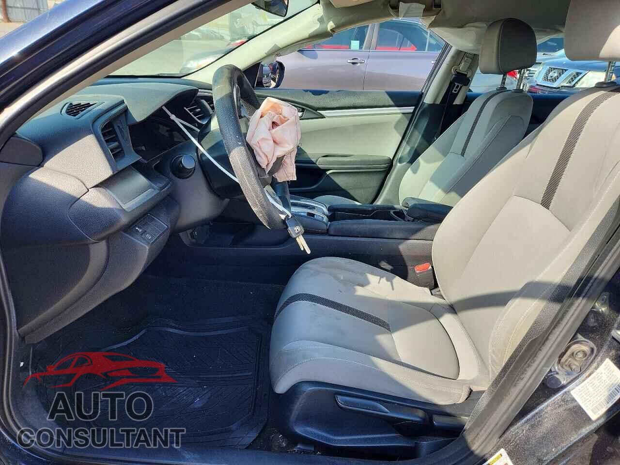 HONDA CIVIC 2018 - 2HGFC2F52JH571083