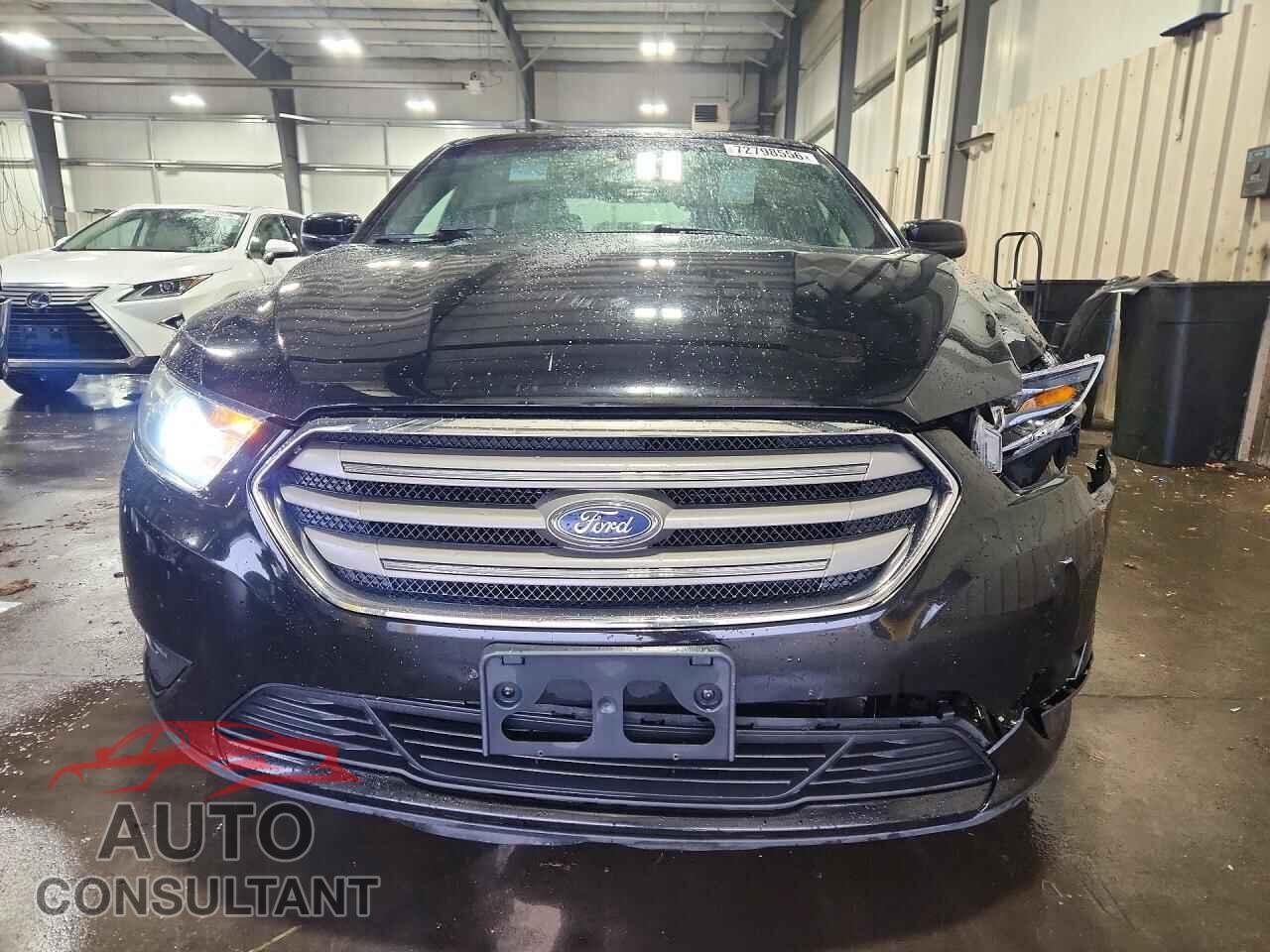 FORD TAURUS 2018 - 1FAHP2E85JG112140