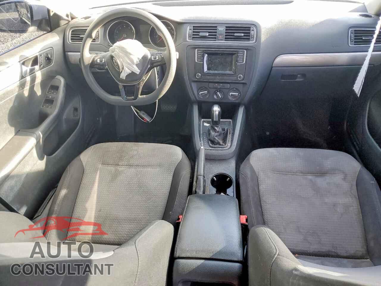 VOLKSWAGEN JETTA 2017 - 3VW2B7AJ5HM231596