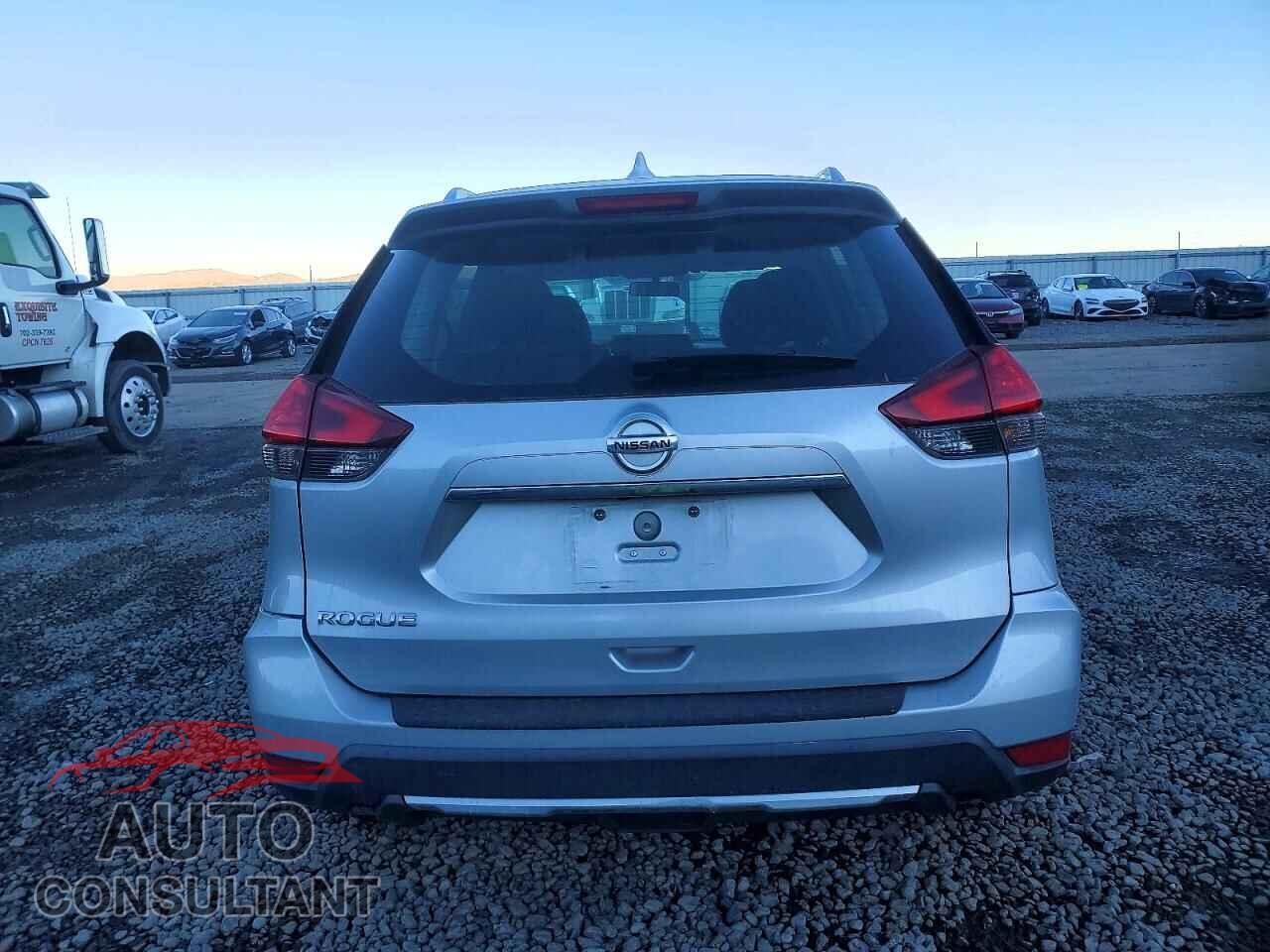 NISSAN ROGUE 2017 - KNMAT2MVXHP569812