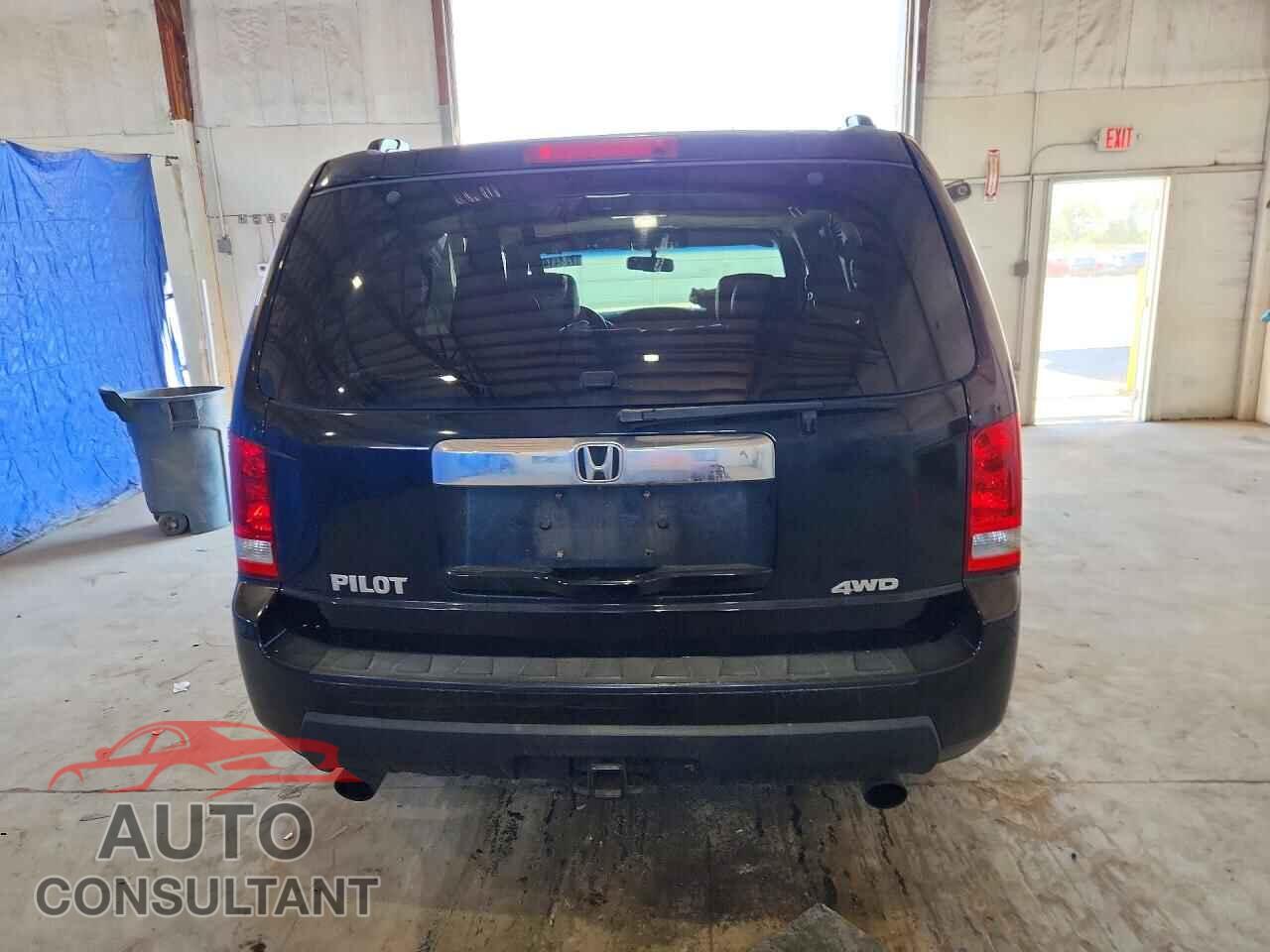 HONDA PILOT 2011 - 5FNYF4H58BB009588