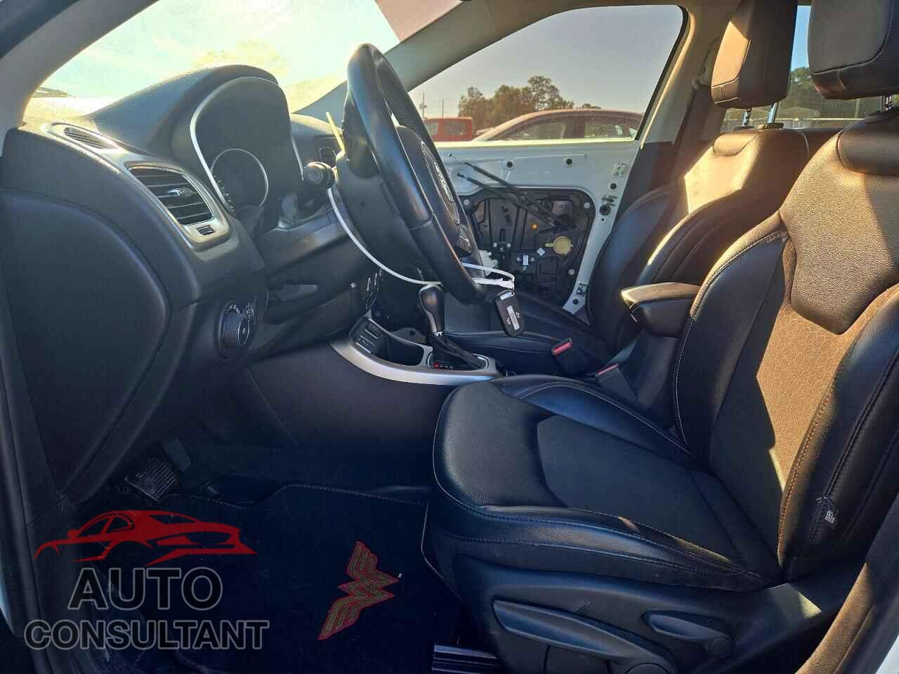 JEEP COMPASS 2018 - 3C4NJCBB1JT488690
