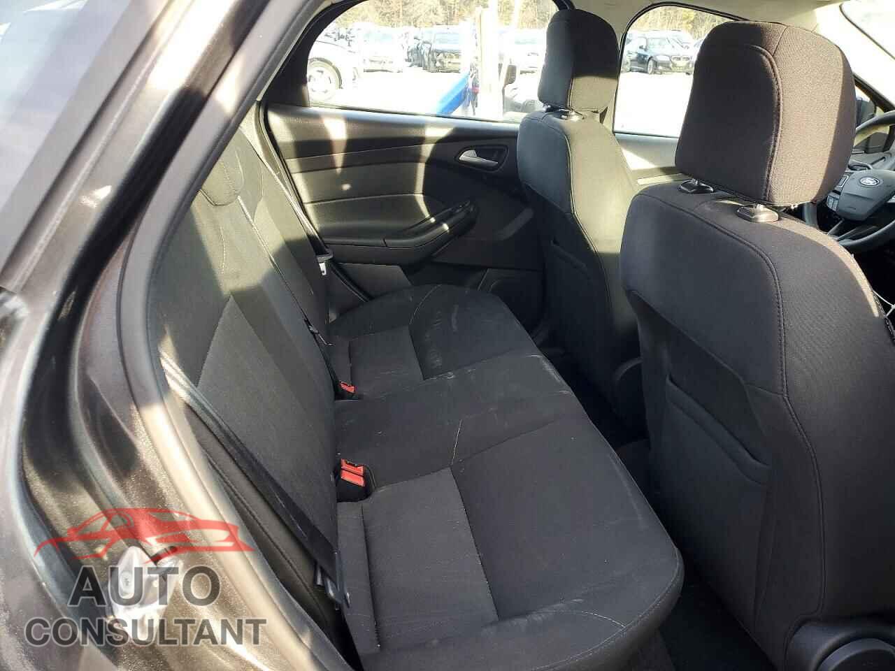 FORD FOCUS 2017 - 1FADP3F29HL316472