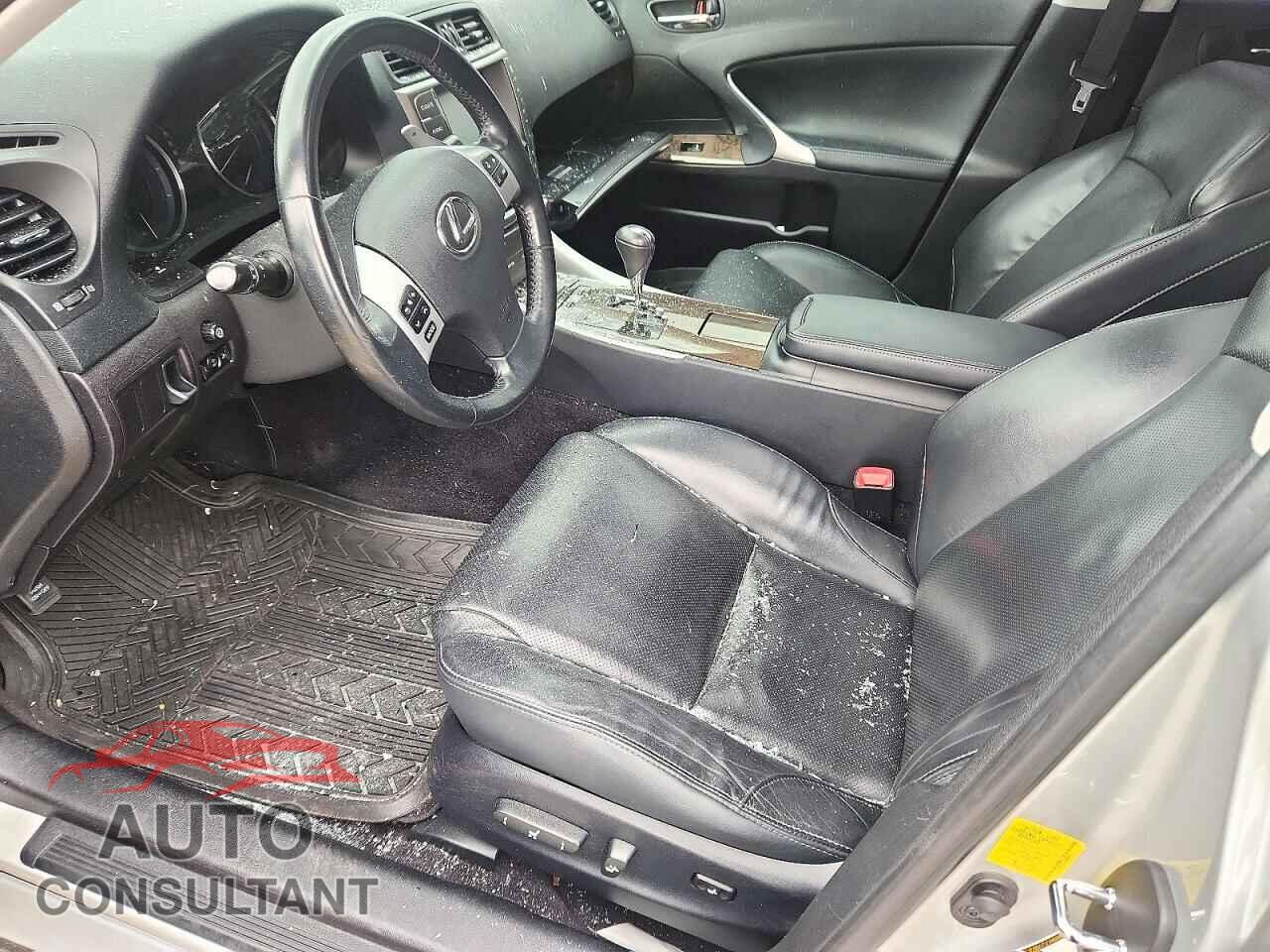 LEXUS IS 2011 - JTHCF5C2XB5050561