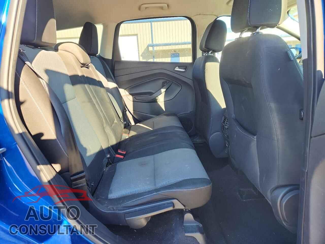 FORD ESCAPE 2017 - 1FMCU9GD5HUC28090