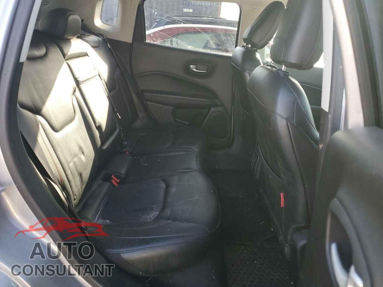JEEP COMPASS 2018 - 3C4NJDDB4JT210384